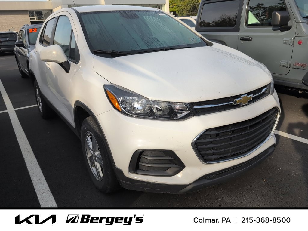 Used 2017 Chevrolet Trax LS AWD/4WD image 3