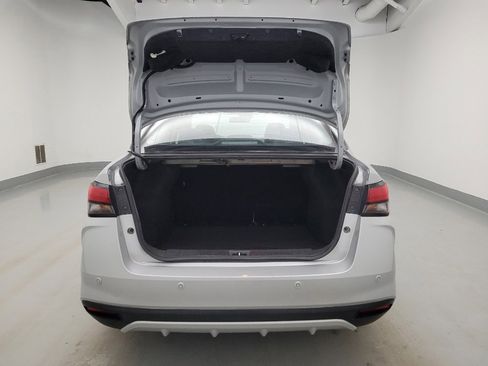 Used 2021 Nissan Versa SV image 29