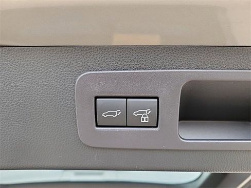 New 2025 Lexus LX 600 4WD w/ Premium Package image 8