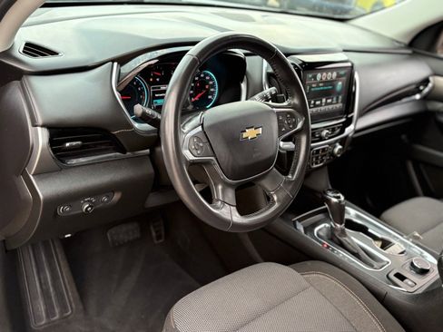 Used 2018 Chevrolet Traverse LT image 16