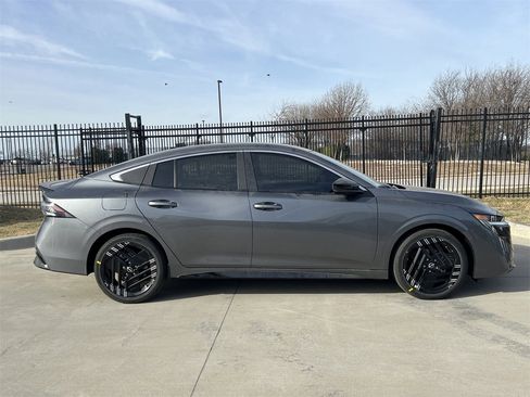 New 2026 Nissan Sentra SR image 3