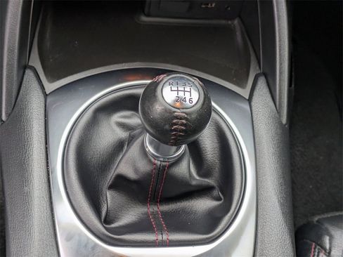 Used 2018 MAZDA MX-5 Miata RF Grand Touring image 16