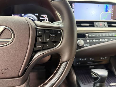 Used 2021 Lexus ES 300h w/ Premium Package FWD image 32