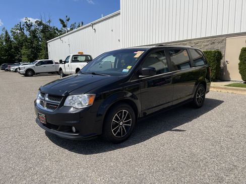 Used 2019 Dodge Grand Caravan SXT FWD image 8