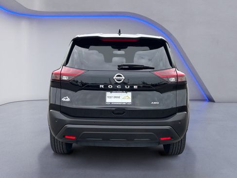 Used 2021 Nissan Rogue S image 11