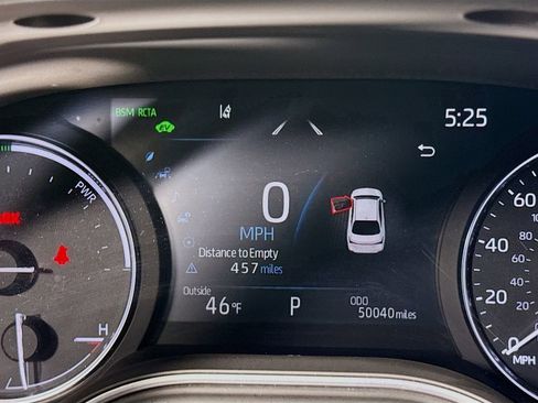 Used 2021 Toyota Avalon XLE image 12