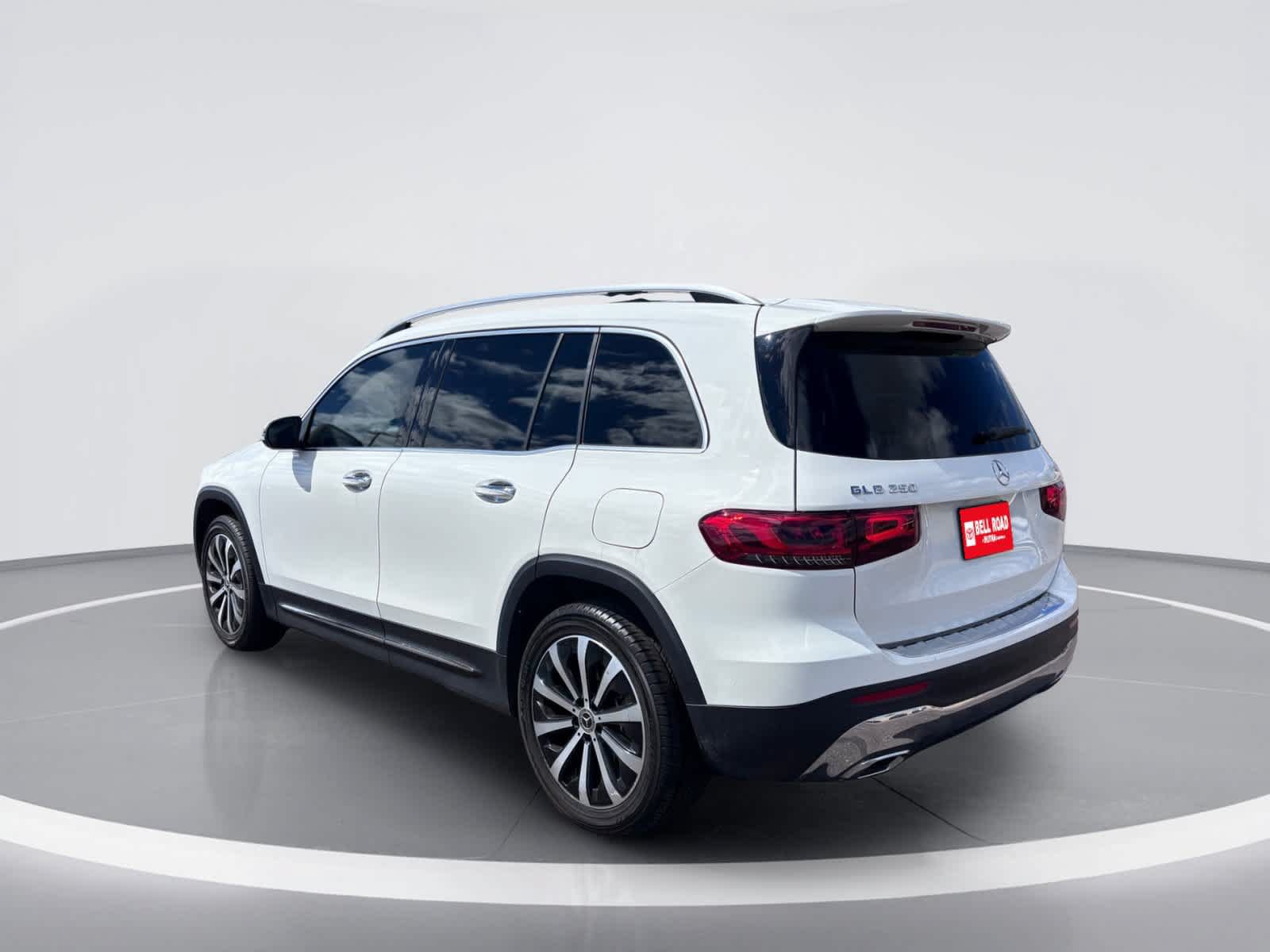 Used 2023 Mercedes-Benz GLB 250 4MATIC image 4
