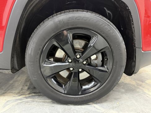 Used 2017 Jeep Cherokee High Altitude w/ Luxury Group image 29