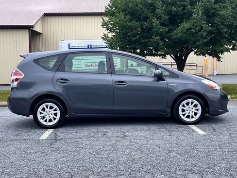 Used 2016 Toyota Prius V Two FWD image 9