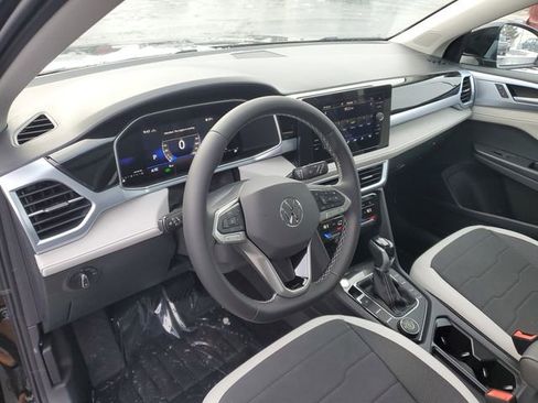 New 2026 Volkswagen Taos SE image 14