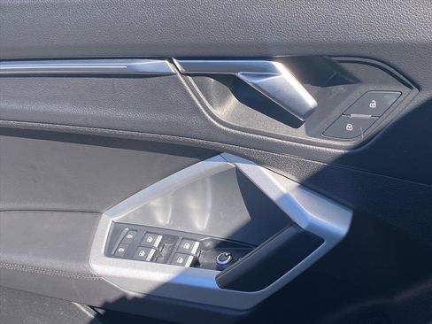 Used 2023 Audi Q3 2.0T Premium Plus w/ Premium Plus Package image 17