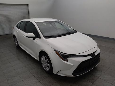 Used 2024 Toyota Corolla LE FWD image 13