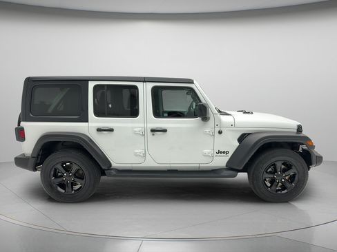 Used 2023 Jeep Wrangler Unlimited Sport AWD/4WD image 3