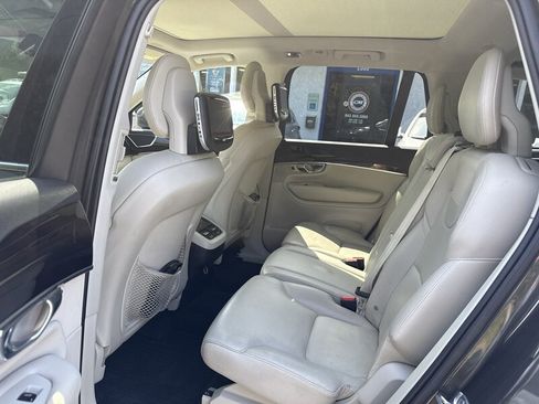 Used 2018 Volvo XC90 T6 Momentum w/ Convenience Package AWD/4WD image 7