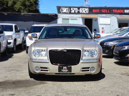 Used 2006 Chrysler 300 C w/ Protection Group II RWD image 2