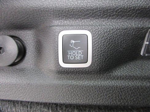 Used 2023 Jeep Grand Cherokee L Summit image 61