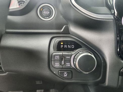 New 2026 RAM 1500 4x4 Crew Cab image 28