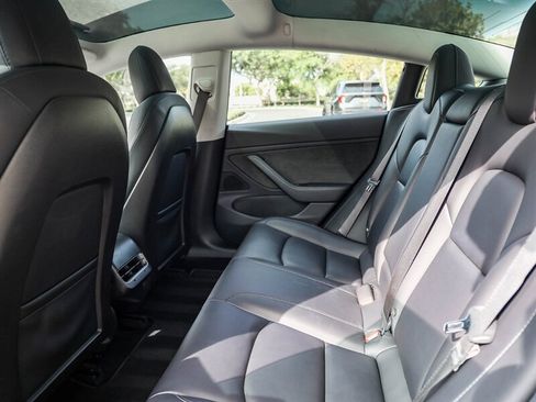 Used 2018 Tesla Model 3 Long Range RWD image 17