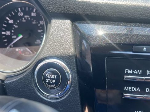 Used 2016 Nissan Rogue SV AWD/4WD image 28