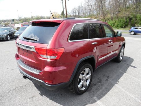 Used 2013 Jeep Grand Cherokee Overland AWD/4WD image 6