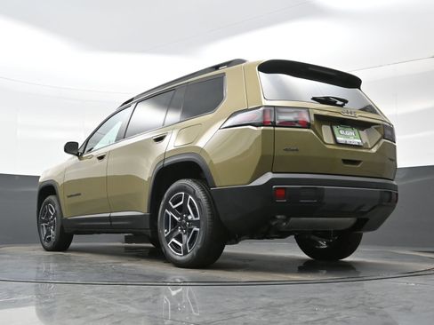 New 2026 Jeep Cherokee Laredo image 13