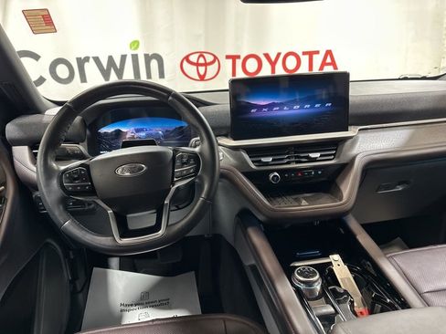 Used 2025 Ford Explorer Platinum w/ LUX Leather Package AWD/4WD image 21