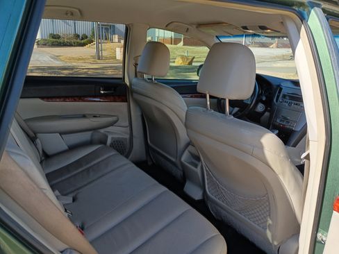 Used 2010 Subaru Outback 2.5i Limited image 11