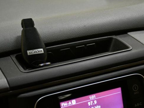 Used 2016 RAM 1500 Express RWD image 41