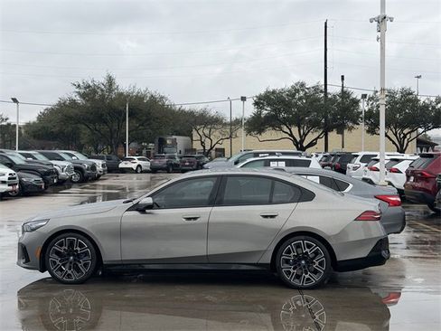 Used 2024 BMW i5 eDrive40i w/ M Sport Package image 4