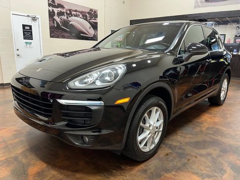 Used 2016 Porsche Cayenne AWD/4WD image 5