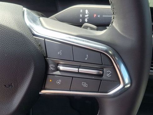 Used 2025 Chevrolet Equinox LT AWD/4WD image 16