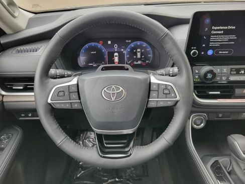 Used 2026 Toyota Grand Highlander AWD image 27
