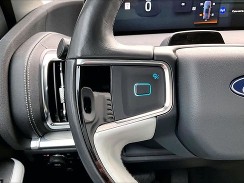 Used 2025 Ford Expedition Max Platinum image 23