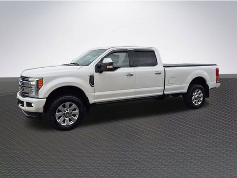 Used 2017 Ford F350 Platinum image 2