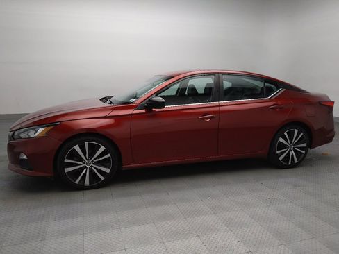 Used 2019 Nissan Altima 2.5 SR FWD image 2