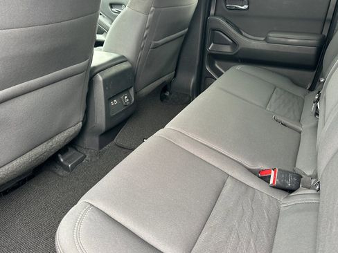 Used 2022 Nissan Frontier SV image 12