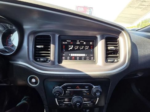 Used 2019 Dodge Charger SXT w/ Blacktop Package RWD image 29