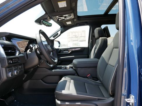 New 2026 GMC Yukon XL Elevation w/ Elevation Premium Package AWD/4WD image 10