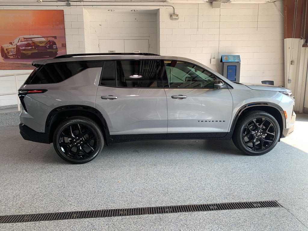 New 2026 Chevrolet Traverse RS w/ LPO, Floor Liner Package FWD image 12
