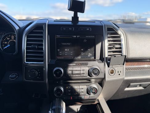 Used 2015 Ford F150 Platinum w/ Equipment Group 701A Luxury image 25