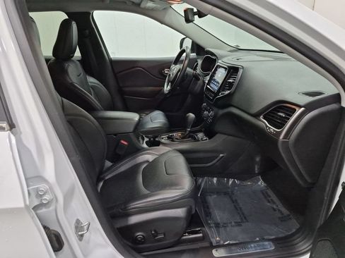Used 2019 Jeep Cherokee Limited FWD image 19
