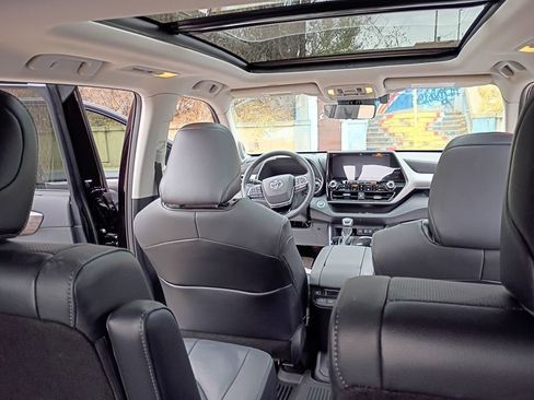 Used 2021 Toyota Highlander Platinum image 20