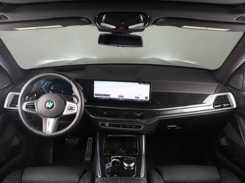 Used 2026 BMW X5 sDrive40i image 3