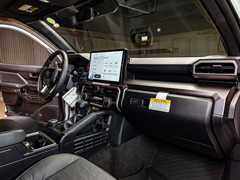 Used 2025 Toyota 4Runner TRD Off-Road image 20