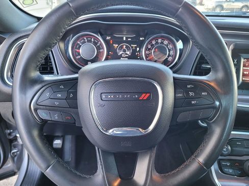 Used 2016 Dodge Challenger SXT image 27
