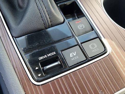 Used 2023 Toyota Sienna XLE image 22