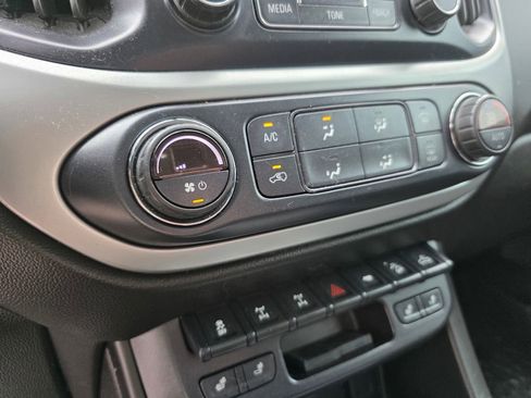 Used 2018 Chevrolet Colorado ZR2 image 8