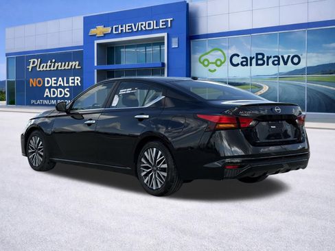 Used 2024 Nissan Altima 2.5 SV image 5