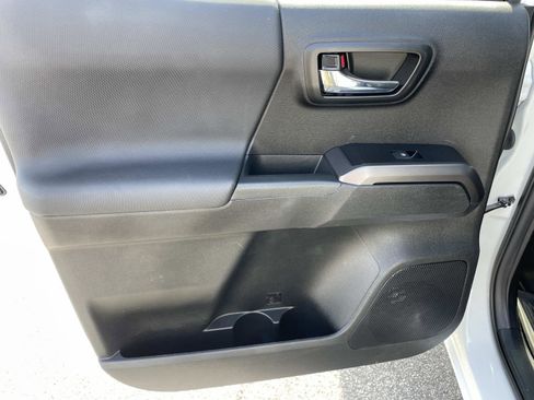 Used 2021 Toyota Tacoma TRD Off-Road w/ TRD Premium Off Road Package image 14