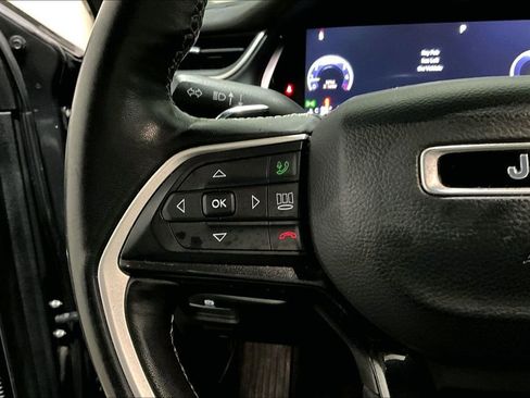 Used 2022 Jeep Grand Cherokee L Laredo image 11